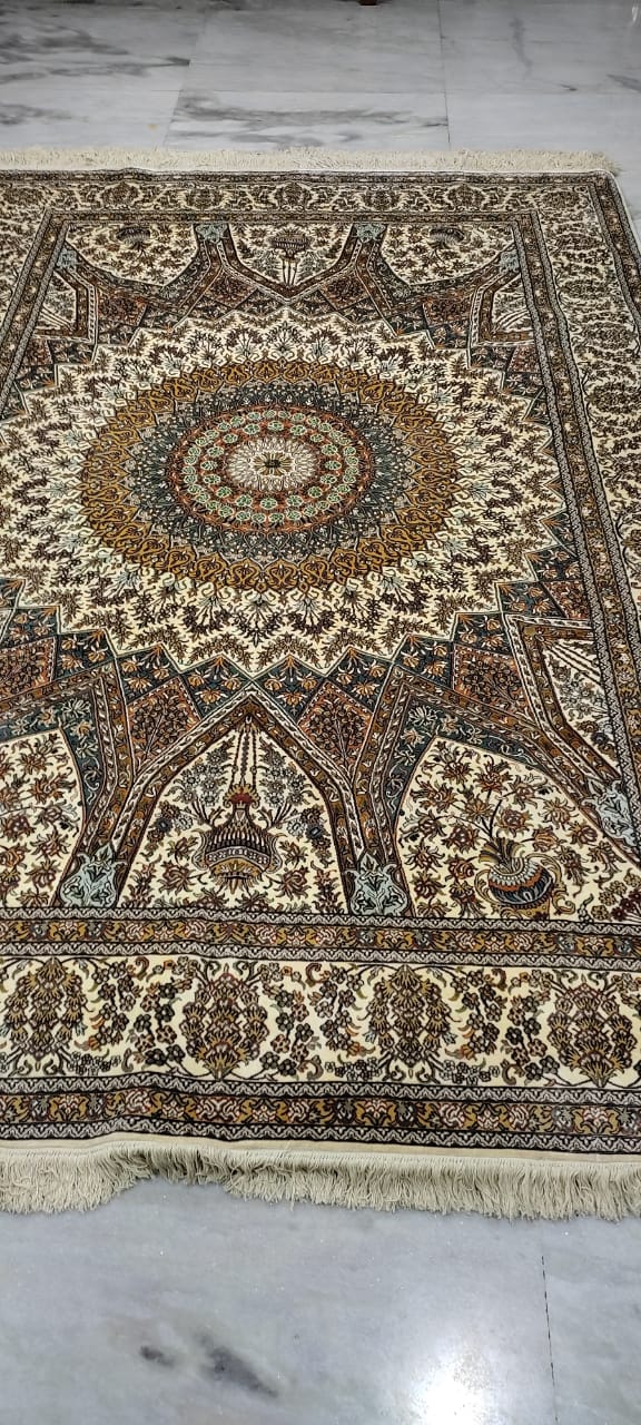 Silken Hand-Knotted Carpets